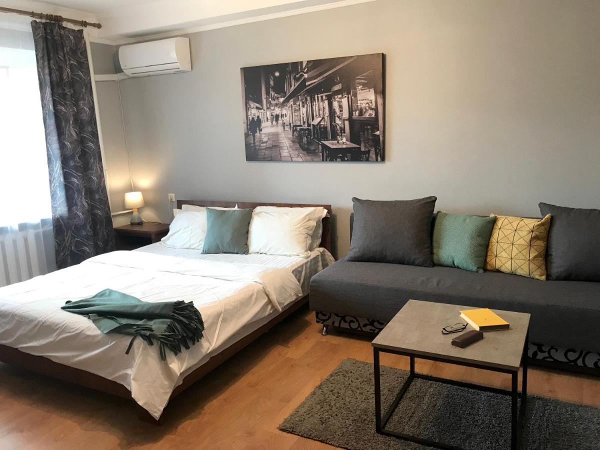 Apartment Olympyska On Velyka Vasylkyvska 45 Kiev Bagian luar foto